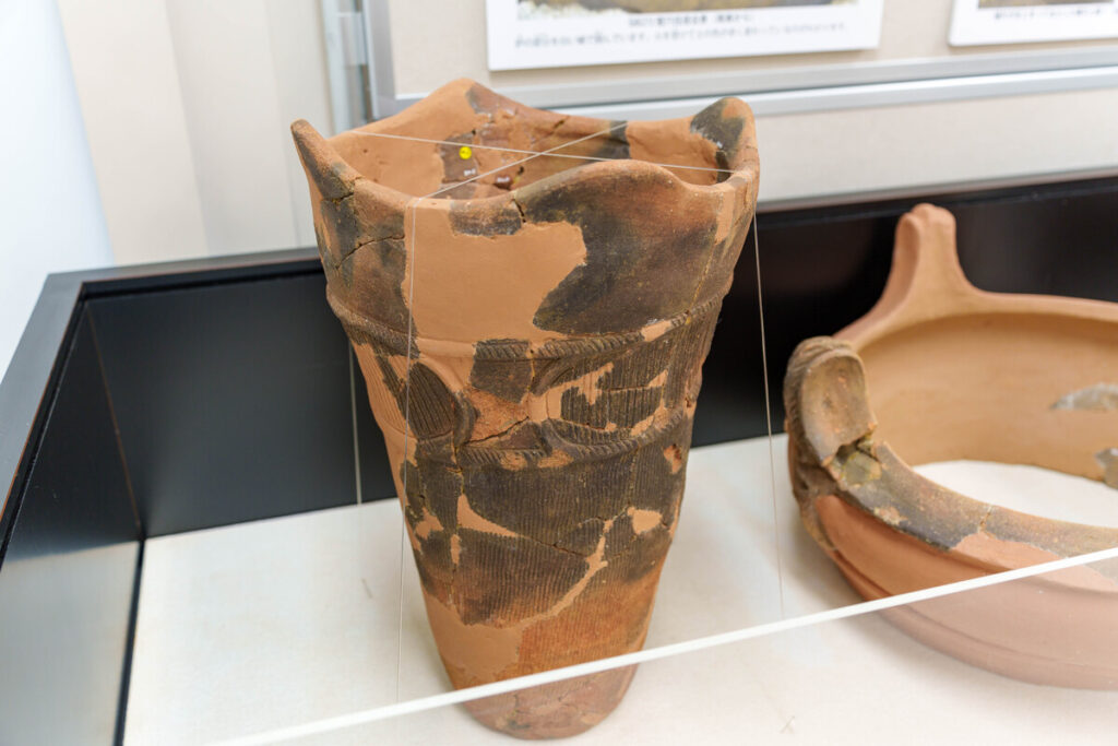 「発掘された国分寺市2023」で展示されている土器