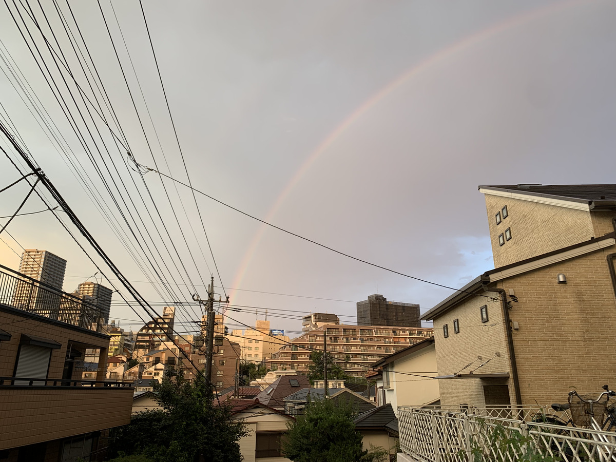 国分寺にまたがる巨大な虹